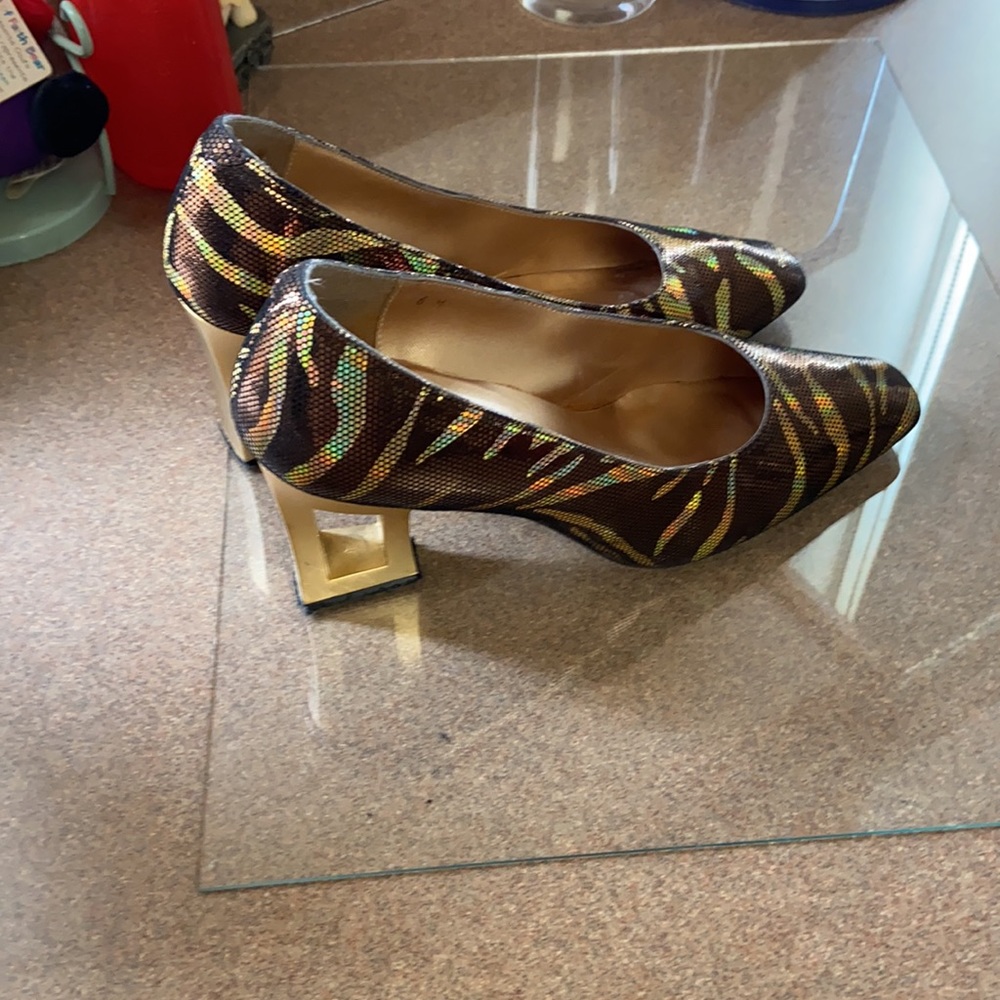 Pere Wuci Vintage Pumps